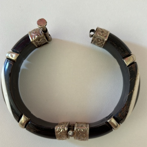 Vintage Artisan Wood and Metal Bracelet - Picture 8 of 15